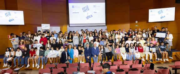 Imaxe da nova:Román Rodríguez destaca a creatividade dos 137 alumnos de 16 centros educativos premiados polos seus proxectos en concursos de empr...