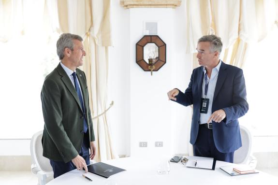 Imagen de la noticia:Rueda mantiene un encuentro con el embajador británico centrado en el impulso al turismo y las relaciones comerciales