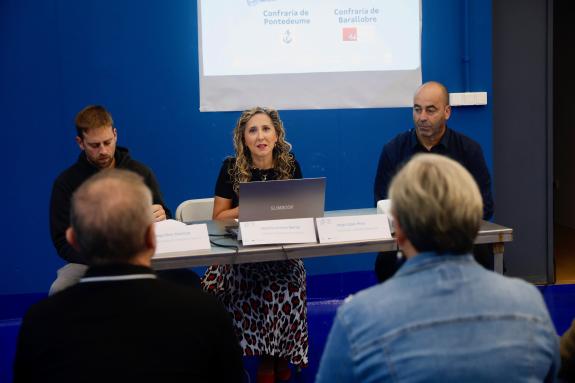Imagen de la noticia:La delegada territorial de la Xunta pone en valor el trabajo de las cofradías de Pontedeume y Barallobre a favor de la valor...