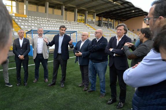 Imaxe da nova:La Xunta anuncia que el avance de las obras en los campos de fútbol del Complejo Deportivo de Elviña I permitirán su reapertura a p...