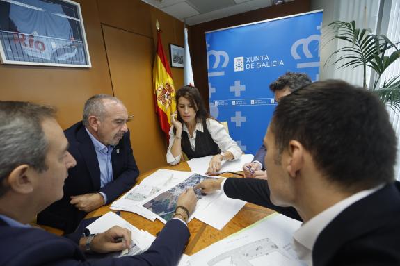 Imaxe da nova:A conselleira María M. Allegue mantén unha reunión de traballo co alcalde de Láncara