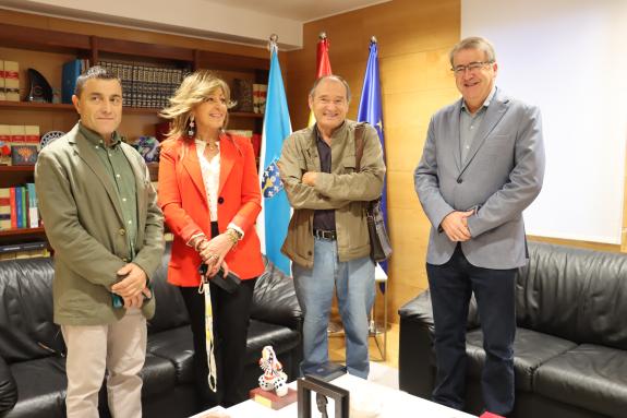 Imaxe da nova:O delegado territorial da Xunta reúnese coa nova directiva da Federación Provincial de Asociacións de Veciños de Ourense Limiar