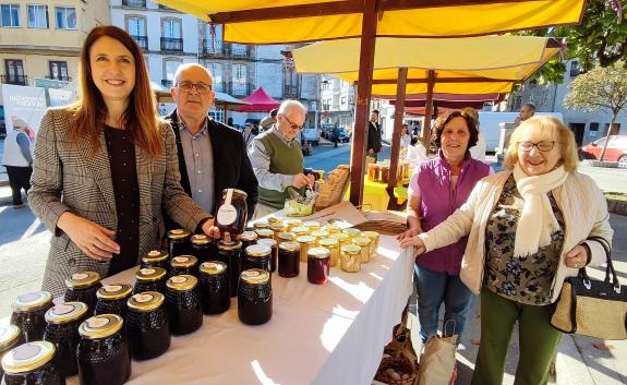 Imaxe da nova:María José Gómez pon en valor a actividade apícola como dinamizadora da economía das zonas rurais