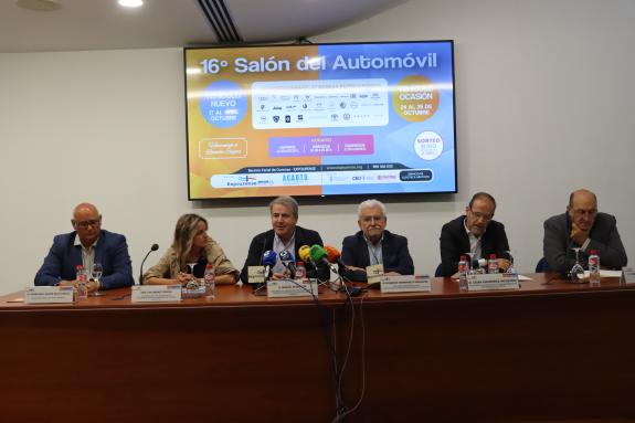Imagen de la noticia: El delegado territorial de la Xunta en Ourense participa en la presentación del  16º Salón del automóvil