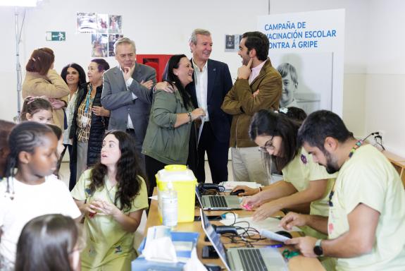 Imaxe da nova:Rueda supervisa o inicio da vacinación intranasal fronte á gripe a rapaces de 3 a 11 anos nos centros educativos