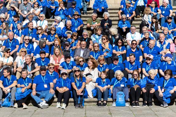 Imagen de la noticia:La Xunta pone en valor a nueva edición del programa 'Reencuentros con Galicia' que trajo de regreso a cerca de 200 mayores d...