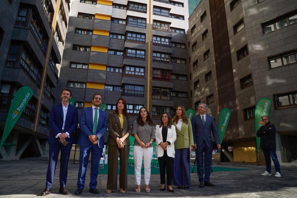 Imaxe 2 de 5 asociada á nova