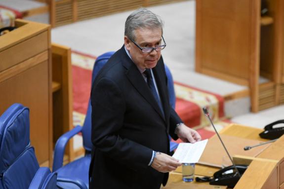 Imaxe da nova:Gómez Caamaño remarca que a Xunta ultima unha reordenación dos recursos humanos de atención primaria que permitirá reforzar a cober...