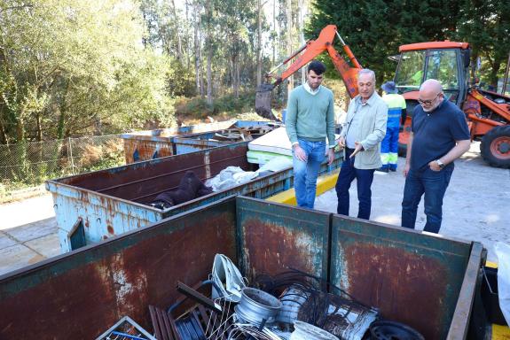Imagen de la noticia:La Xunta invierte 93.000 euros en la mejora del punto limpio de A Estrada