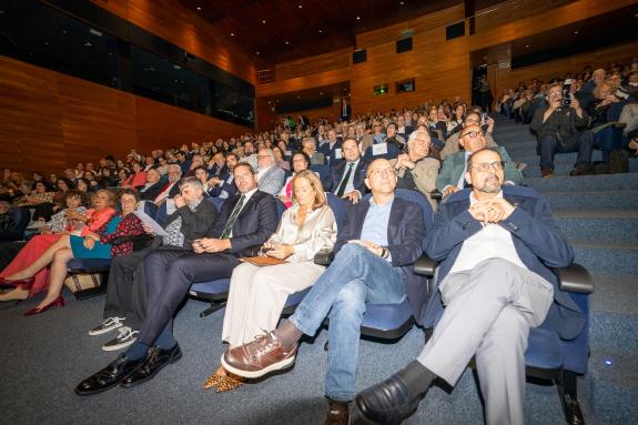 Imaxe da nova:López Campos gaba “o persistente labor a prol da dinamización cultural” dos Premios da Crítica de Galicia