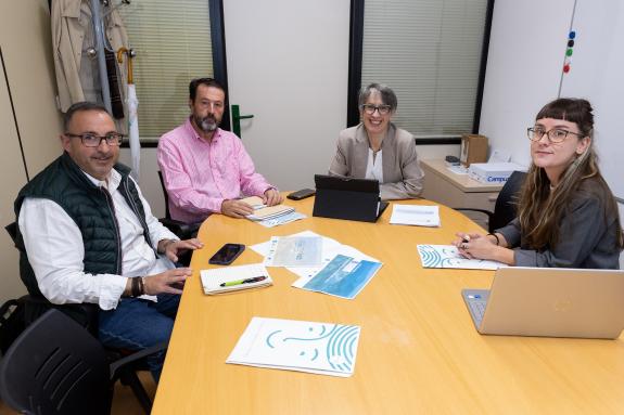 Imagen de la noticia:Xunta y Amicos avanzan en el impulso de la restauración de la biodiversidad y el fomento de la cultura marinera en la ría de...