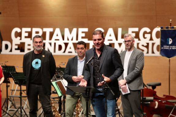 Imagen de la noticia:López Campos destaca el talento de las nuevas generaciones que garantiza el futuro de las Bandas de Música Populares de Gali...