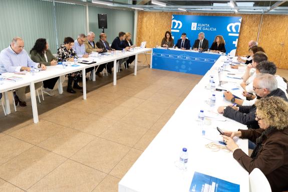 Imagen de la noticia:El 75% de los alumnos de Primaria y ESO tienen teléfono móvil y se conectan a las redes casi todos los días, según la V Encu...