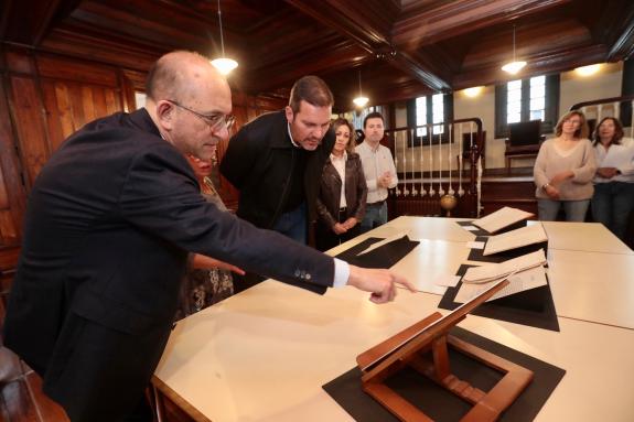 Imaxe da nova:López Campos destaca a “relevancia histórica, social e cultural” da declaración de herdeiros de Castelao, consultable no Arquivo Hi...