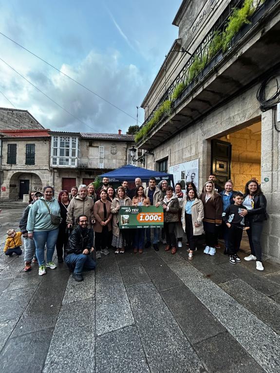 Imagen de la noticia:La Xunta entrega en Allariz los premios de la 9ª campaña de la iniciativa 'Merca no teu comercio' en Ourense