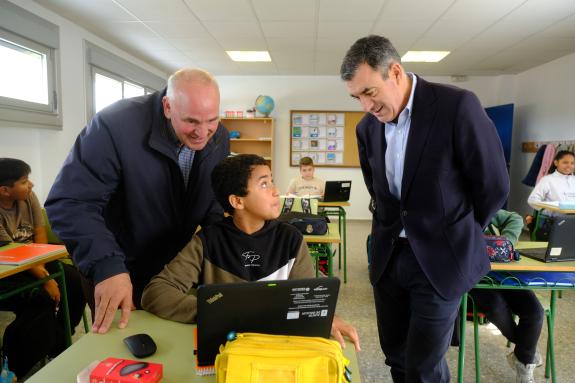 Imagen de la noticia:Román Rodríguez anuncia una inversión en 2026 de 73,6 M€ en obras en centros educativos, un 4% más