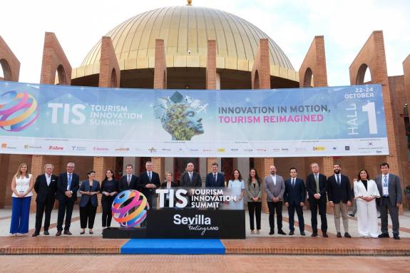 Imagen de la noticia:Galicia ensalza junto a otras 12 comunidades autónomas el valor del turismo como gran recurso económico