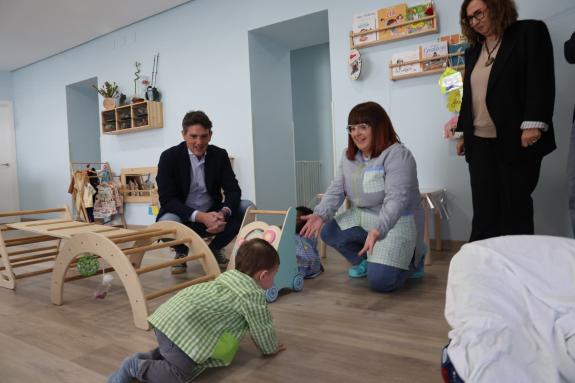 Imaxe da nova:A Xunta favorece a conciliación gratuíta das familias de Rábade co financiamento de tres casas niño