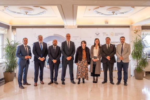 Imaxe da nova:Lorenzana subliña que a industria é o motor da demanda enerxética e advirte da necesidade de asegurarlle infraestruturas de submini...