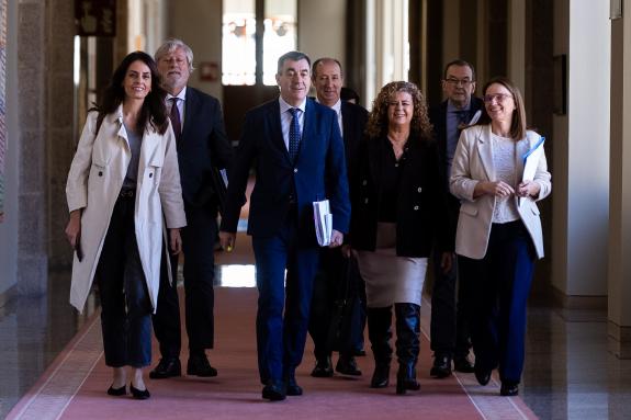 Imaxe da nova:A Xunta convocará en 2026 arredor de 1.500 prazas de profesorado, o que afianzará a mellora progresiva de ratios co reforzo de doce...