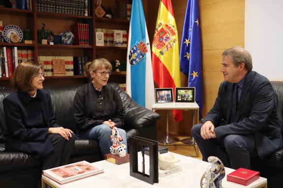 Imaxe da nova:O delegado territorial da Xunta en Ourense reúnese coa presidenta da Agrupación Queixume dos Pinos