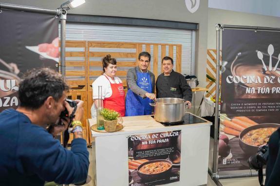 Imagen de la noticia:La Xunta reafirma en Vilagarcía de Arousa su apuesta por los mercados excelentes en el marco de la iniciativa Cociña de cull...