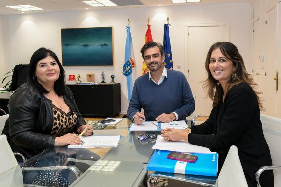 Imagen de la noticia:El conselleiro de Presidencia, Xustiza e Deportes se reúne con los alcaldes de Boborás, Folgoso do Courel, Portomarín y Orti...