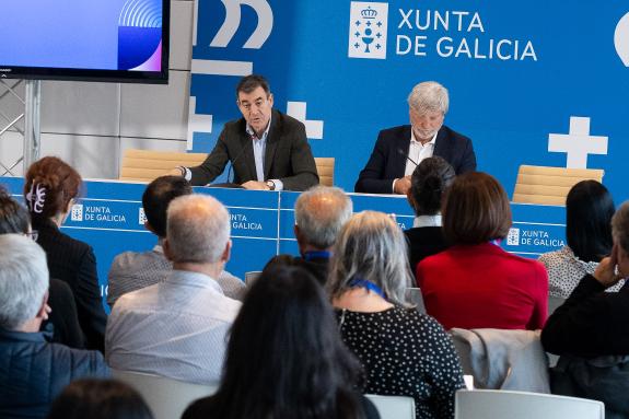 Imagen de la noticia:La Xunta ultima la Ley de educación digital en una jornada de trabajo y reflexión con expertos y docentes