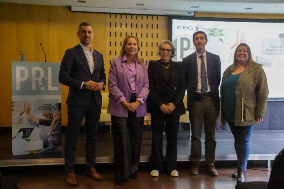 Imaxe da nova:A Xunta pon en valor o laboratorio de riscos psicosociais impulsado en colaboración coa USC no Foro da patronal sobre este tipo de ...