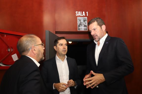 Imaxe da nova:López Campos anima o público a gozar do cine en pantalla grande para contribuír á estabilidade das salas galegas