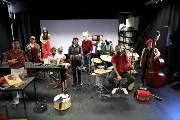 Imagen de la noticia:El Centro Dramático Galego coproduce en Portugal el espectáculo ‘José Afonso, ao vivo nos Coliseus, 1983’, que se estrena en...