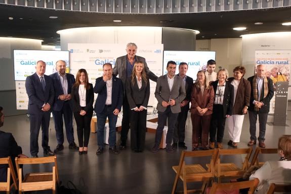 Imagen de la noticia: Fabiola García apuesta por impulsar iniciativas de envejecimiento activo y recursos orientados a las personas mayores que v...