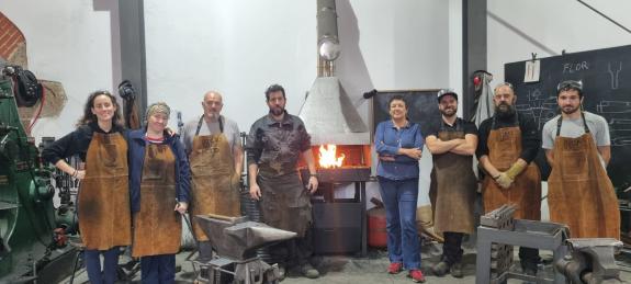 Imaxe da nova:A Xunta segue a impulsar en Cervo a transmisión do traballo artesanal cun novo curso de perfeccionamento de técnicas de forxa