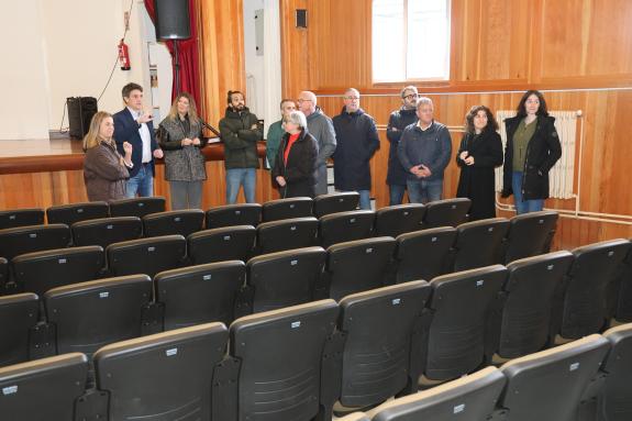 Imagen de la noticia:La Xunta renovó el salón de actos del IES Santiago Basanta Silva de Vilalba con una inversión próxima a los 44.000 euros