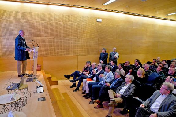 Imaxe da nova:A Xunta pon en valor o labor dos profesionais que interviron na loita contra o lume este verán