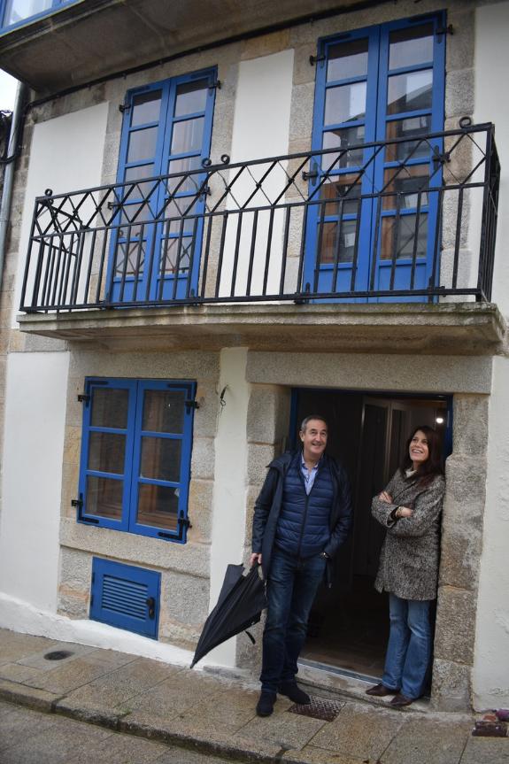 Imaxe da nova:A Xunta entrega as chaves dunha vivenda rehabilitada no casco vello en Vilalba, ao abeiro do programa Rexurbe