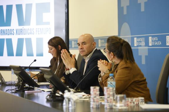 Imagen de la noticia:La Xunta destaca que las entidades sociales tendrán un papel fundamental en la elaboración de la primera Ley de violencia di...