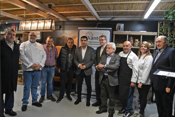 Imaxe da nova:A Xunta presenta Xantar 2025 como referente feiral en Ourense e expoñente do potencial da industria alimentaria como xeradora de ri...