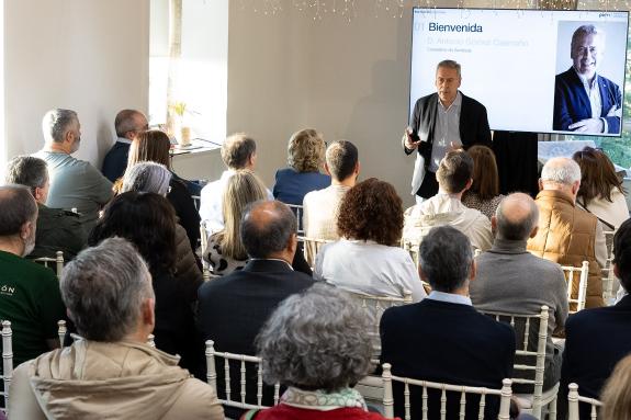 Imagen de la noticia:Gómez Caamaño reconoce la labor imprescindible de los 1.610 profesionales de servicios generales de la sanidad pública para ...