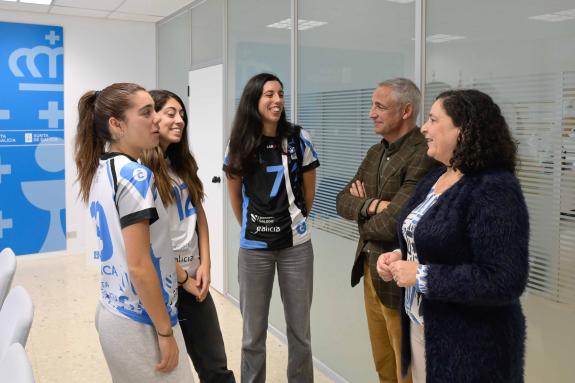 Imagen de la noticia:Belén do Campo y el Club Voleibol Instituto Zalaeta presentan el partido de este sábado en el que se visibilizará el comprom...