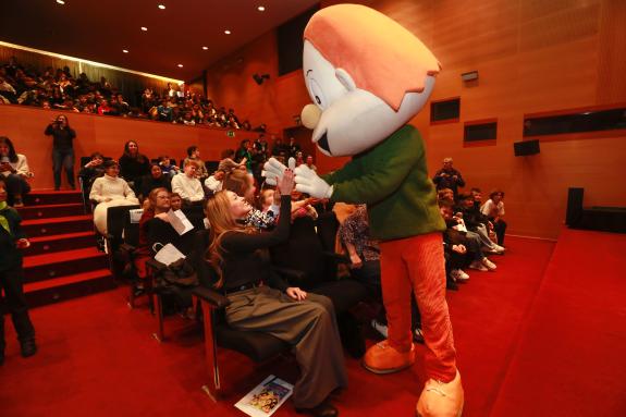 Imaxe da nova:Fabiola García pon en valor o traballo conxunto da Xunta e as entidades sociais para garantir a defensa dos dereitos da infancia