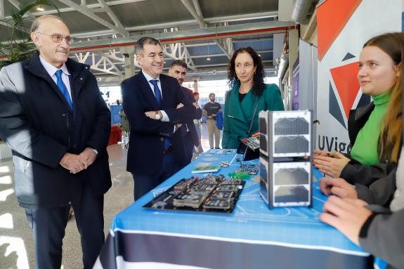 Imaxe da nova:Román Rodríguez gaba a traxectoria investigadora do AtlanTTic, no que a Xunta inviste máis de 5,6 M€