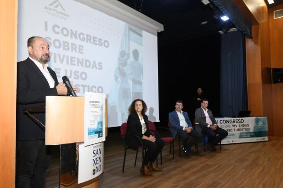 Imaxe da nova:Xosé Merelles inaugura el I Congreso sobre Viviendas de Uso Turístico