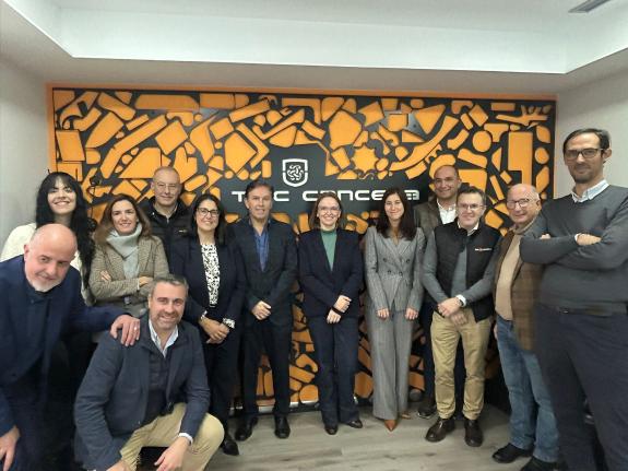 Imagen de la noticia:La Xunta apoya con 1,6 M€ la empresa maquinaria agrícola Cancela para poner en marcha un proyecto que contribuye a la descar...