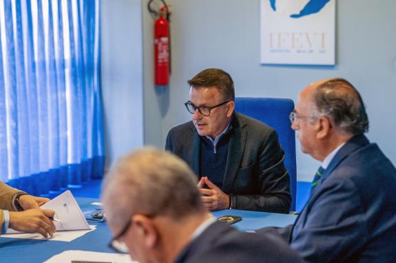 Imagen de la noticia:El patronato del IFEVI apoya de manera unánime la inmediata puesta en marcha del Plan Funcional y el Plan Estratégico del re...