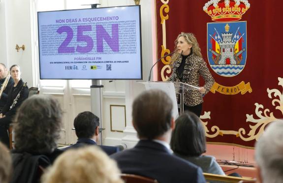 Imagen de la noticia:La delegada territorial de la Xunta en Ferrol participa en los actos con motivo del 25N del Ayuntamiento de Ferrol