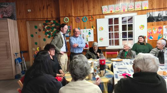 Imagen de la noticia:La Xunta pone en valor las actividades intergeneracionales que fomentan el diálogo entre los mayores y la juventud