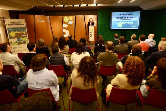 Imaxe da nova:Ángeles Vázquez destaca que Galicia envía al vertedero apenas el 27% de los residuos, 20 puntos menos que el promedio español, y av...