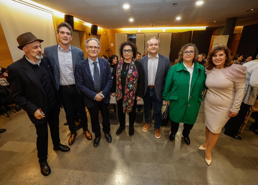 Imaxe 1 de 3 asociada á nova