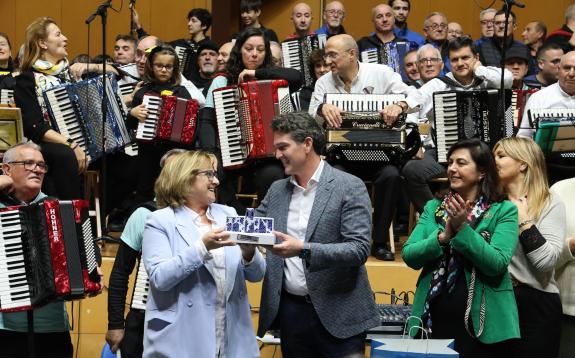 Imaxe da nova:A delegación da Xunta en Lugo reúne máis de 160 acordeonistas no marco dos actos para conmemorar o aniversario da Muralla como Patr...
